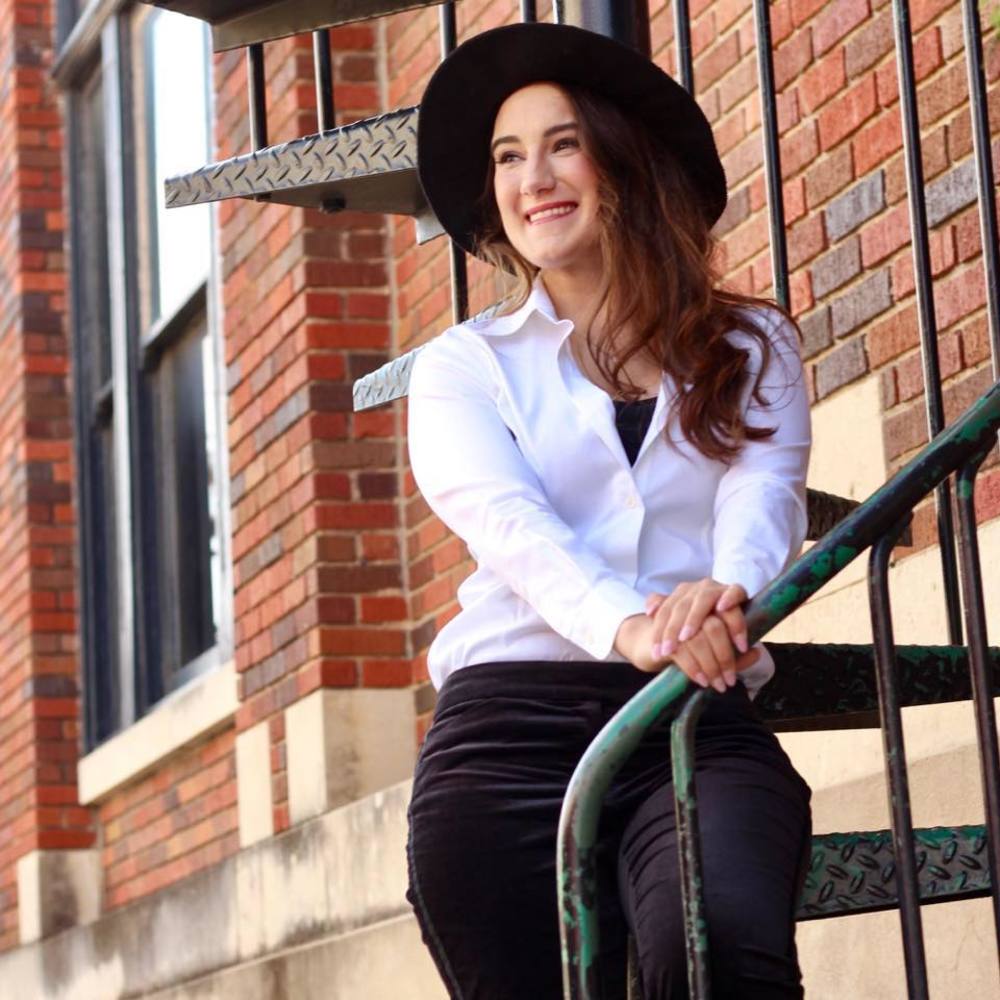 Meet your Posher, Kaila